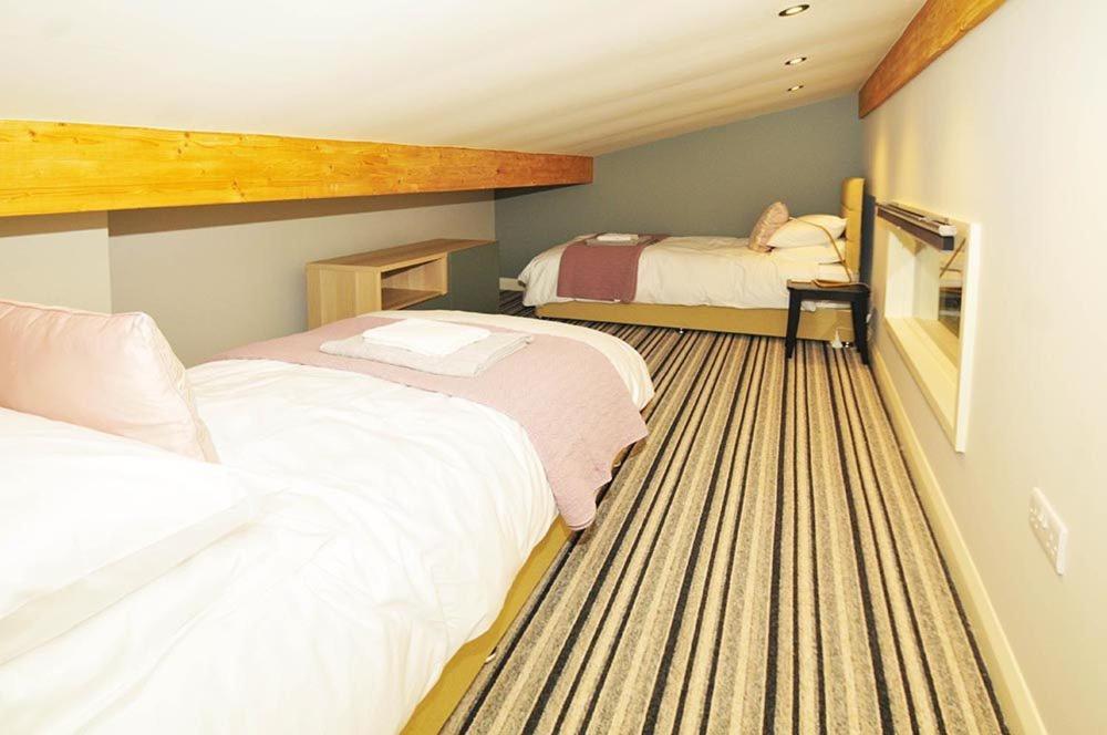 מאץ' וונלוק Westwood Lodge מראה חיצוני תמונה